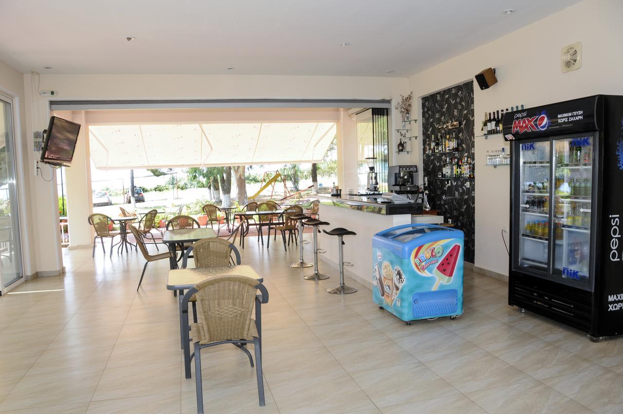 Apartments Hotel Alexandros Arkoudi Bagian luar foto