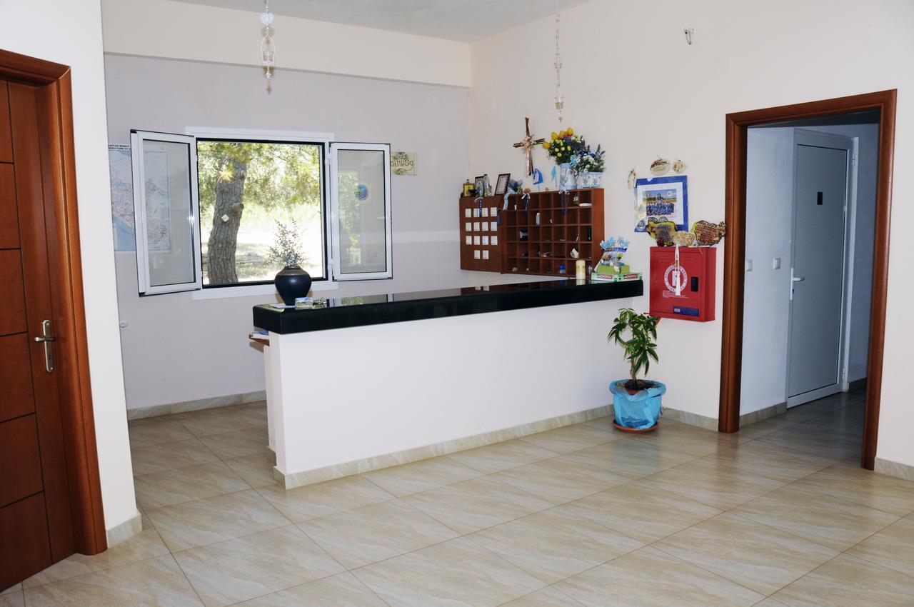 Apartments Hotel Alexandros Arkoudi Bagian luar foto